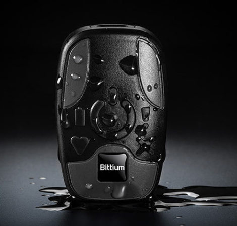 Bittium Faros 360 waterproof water_no background